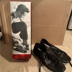 Capezio girls JAZZ shoes. JAZZ SHOES
